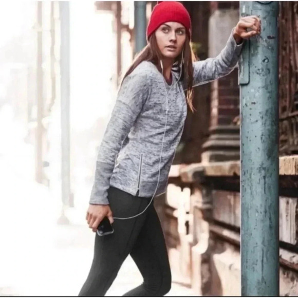 Athleta blissful Shark bite pullover sweatshirt size small - Picture 1 of 9